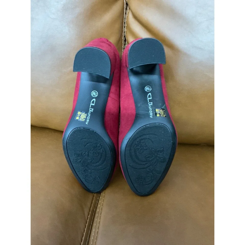 CL Laundry Pumps Womens 7.5 Ruby Red  Block Heel Suede LCA-001